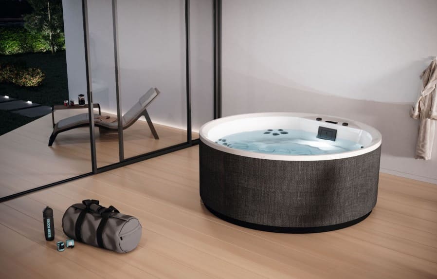 The best terrace hydromassage pools proposed by Novellini